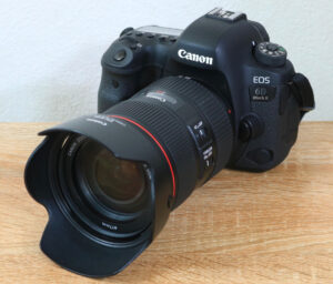 初心者向け小型フルサイズ一眼レフカメラ EOS 6D MarkⅡ | 初心者の 